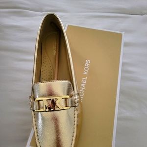 MICHEAL KORS FLATS, 8.5 PALE GOLD